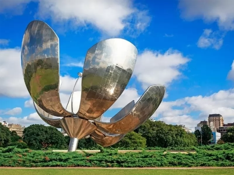 Floralis Generalis - Las Naciones Park 