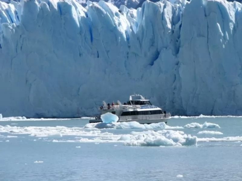 Boat ride in El Calafate