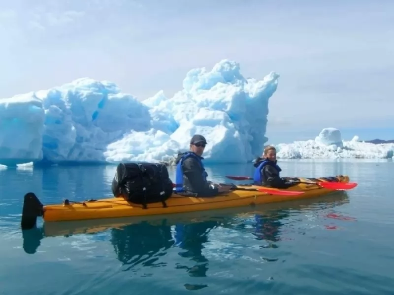 Kayak at the glacier