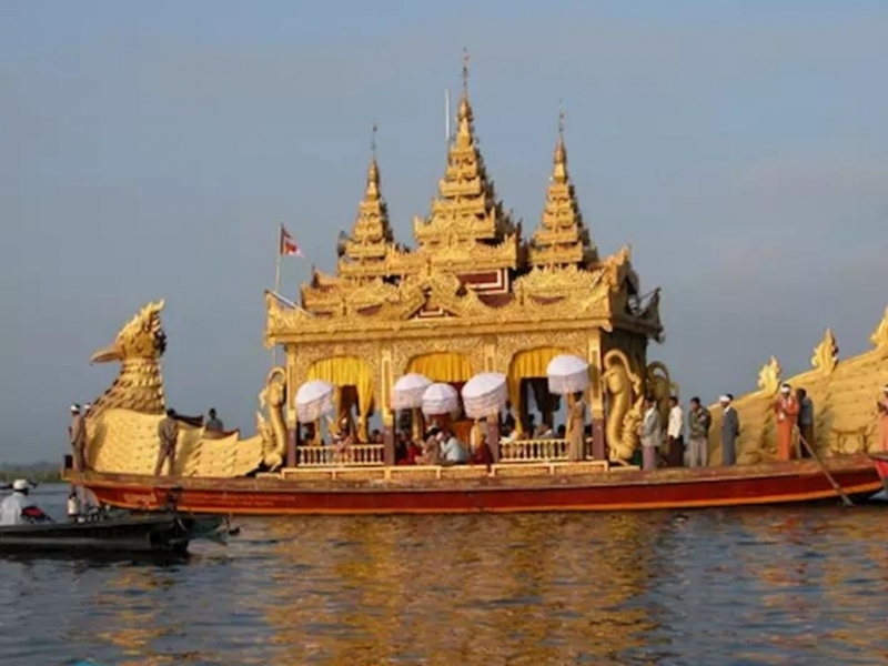 PHAUNG DAW OO PAGODA FESTIVAL, MYANMAR