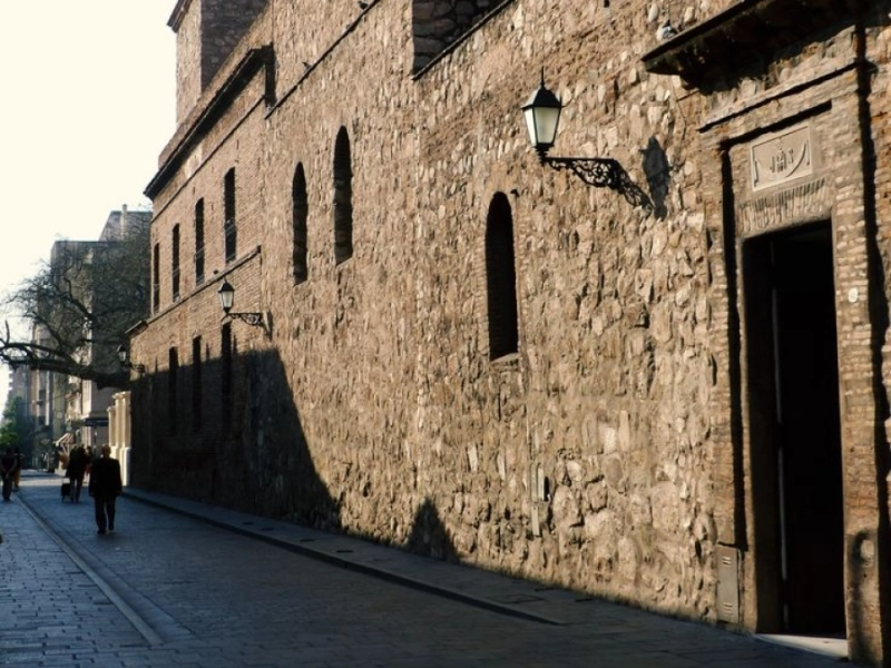 Unveiling Córdoba's Hidden Treasure: A Descent into the Jesuit Crypt